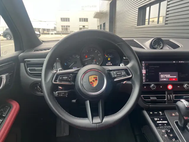 Porsche Macan — Фото автомобиля 9