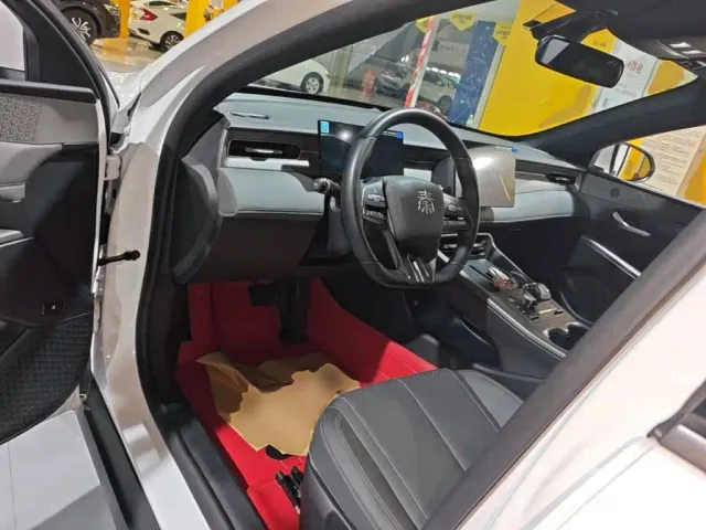 BYD Qin PLUS — Фото автомобиля 15