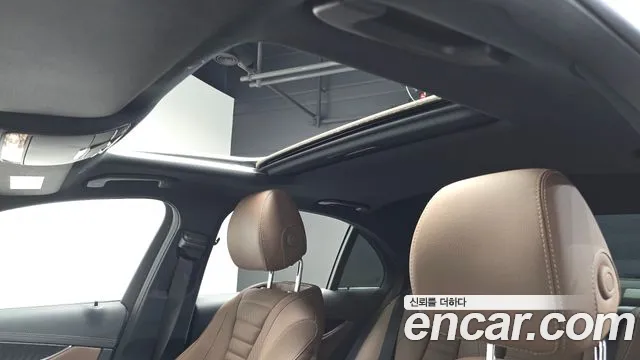 Mercedes-Benz E-Class — Фото автомобиля 16