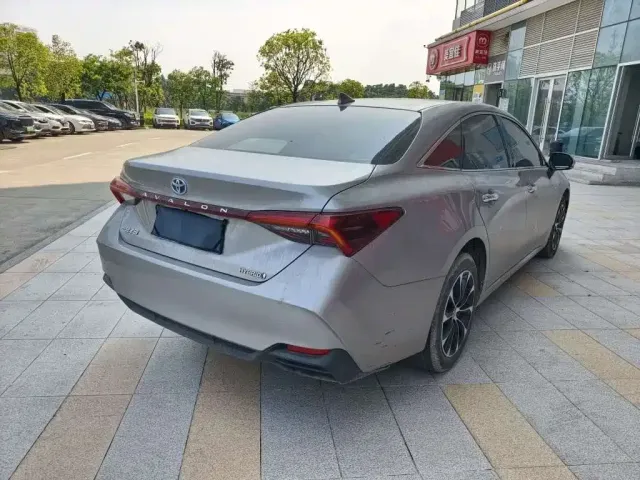 Toyota Avalon — Фото автомобиля 8