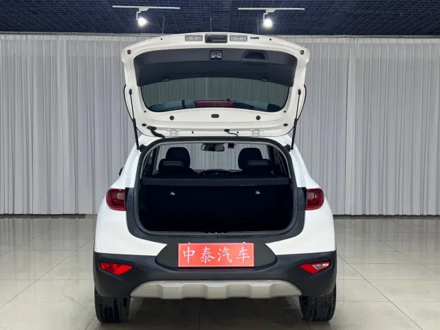 Kia KX1 — Фото автомобиля 6
