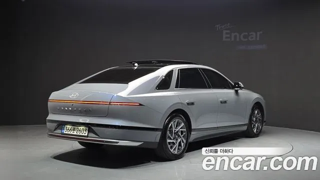 Hyundai Grandeur Grandeur (GN7) 2.5 Бензин 2WD — Фото автомобиля 2