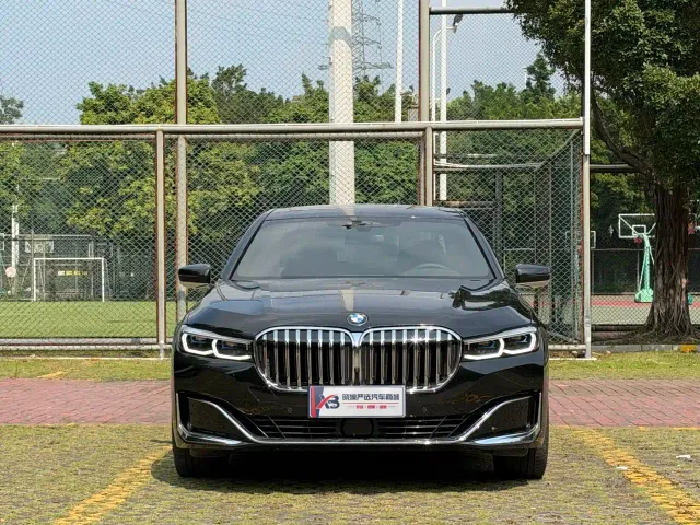 BMW 7 Series — Фото автомобиля 6
