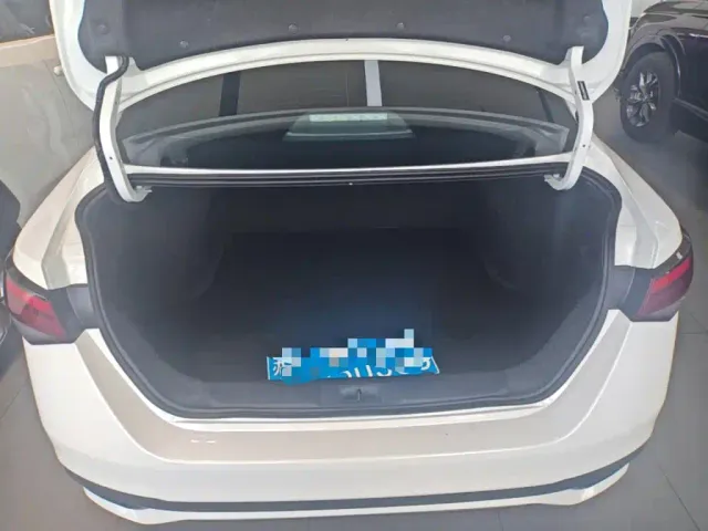Nissan Sylphy — Фото автомобиля 18