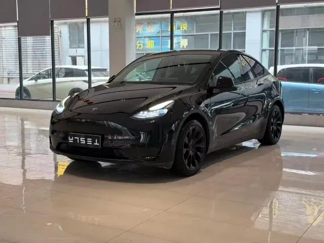 Фотография автомобиля — Tesla Model Y