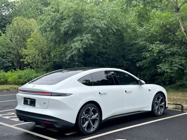 Nio ET5 — Фото автомобиля 16