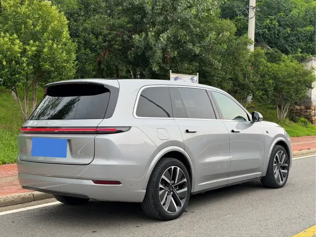 Li Auto L9 — Фото автомобиля 4