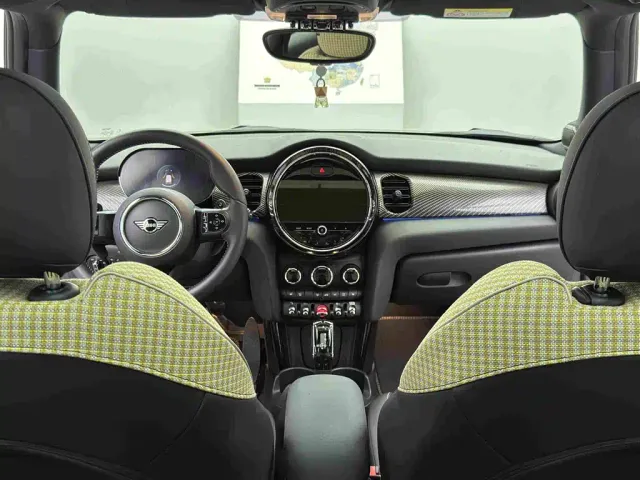 MINI Hatch — Фото автомобиля 10