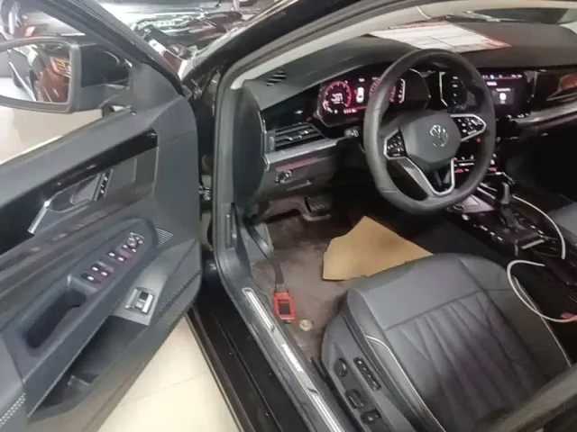 Volkswagen Passat — Фото автомобиля 15