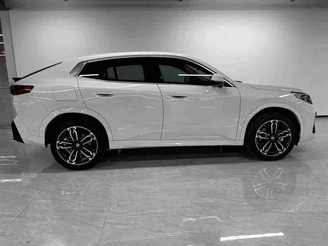BMW X2 — Фото автомобиля 3