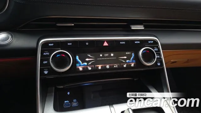 Genesis GV80 — Фото автомобиля 25