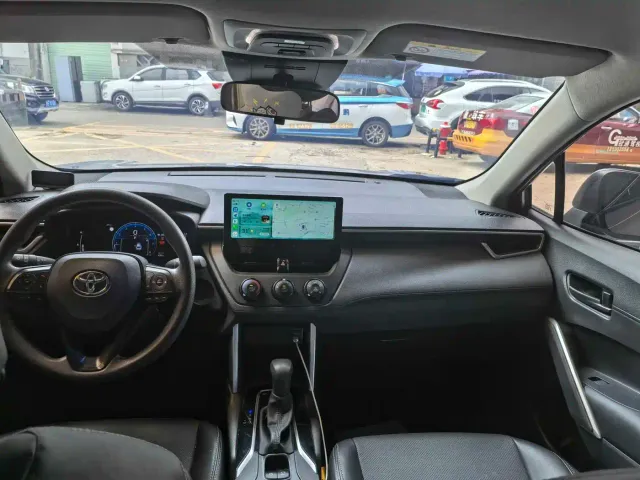 Toyota Corolla Cross — Фото автомобиля 4