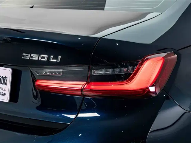 BMW 3 Series — Фото автомобиля 8