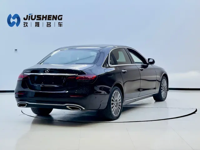 Mercedes-Benz E-Class — Фото автомобиля 5