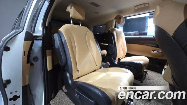 Kia Carnival 4th Gen — Фото автомобиля 11