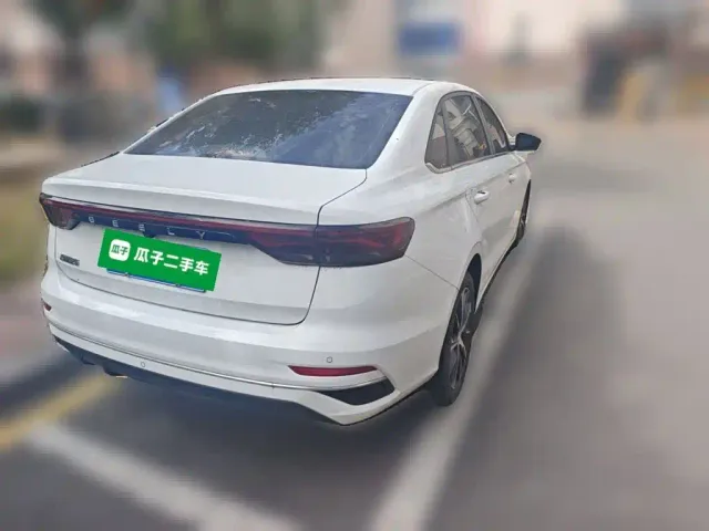 Geely Emgrand — Фото автомобиля 6