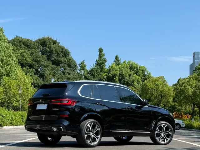 BMW X5 — Фото автомобиля 4