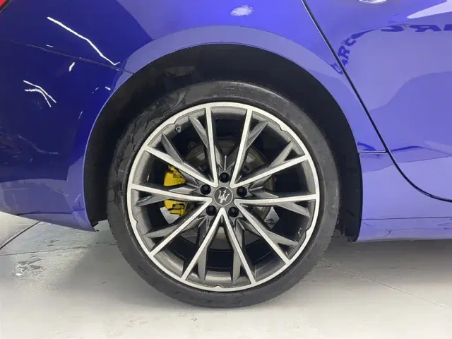 Maserati Ghibli — Фото автомобиля 11