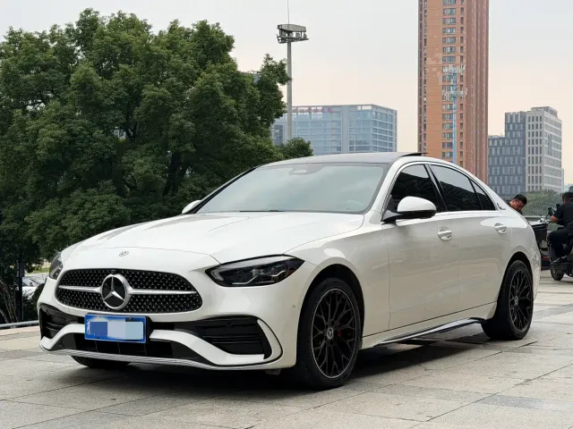 Фотография автомобиля — Mercedes-Benz C-Class