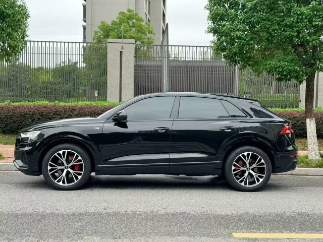Audi Q8 — Фото автомобиля 11