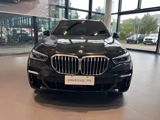 BMW X5 — Фото автомобиля 2