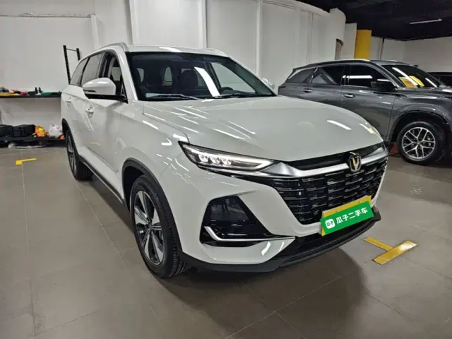 Changan CS75 — Фото автомобиля 3
