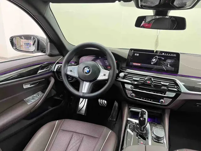 BMW 5 Series — Фото автомобиля 17