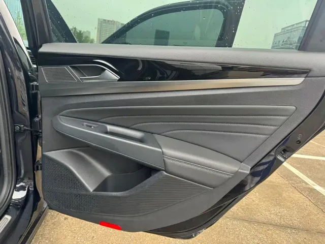 Volkswagen Passat — Фото автомобиля 11