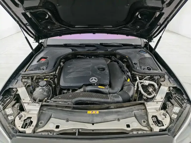 Mercedes-Benz E-Class — Фото автомобиля 14