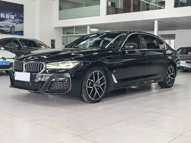 Фотография автомобиля — BMW 5 Series