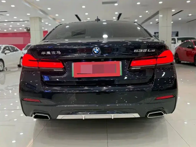 BMW BMW 5 Series New Energy 2021 535Le M Sport Package — Фото автомобиля 14