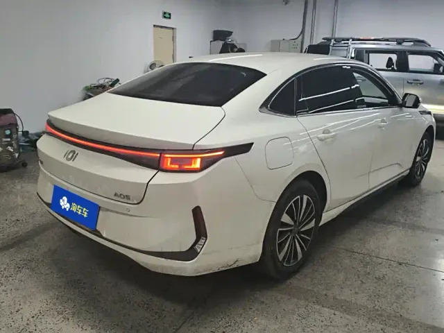 Changan Qiyuan A05 — Фото автомобиля 3