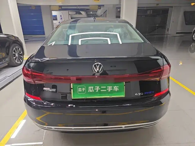 Volkswagen Passat — Фото автомобиля 5