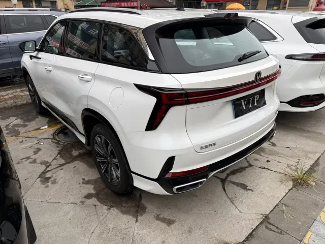 Changan CS75 Plus — Фото автомобиля 18
