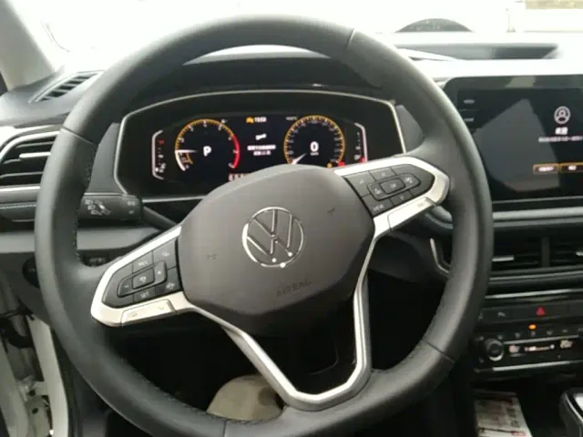 Volkswagen Tharu — Фото автомобиля 10