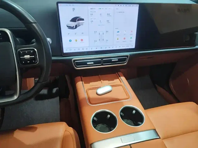 Li Auto L7 — Фото автомобиля 12