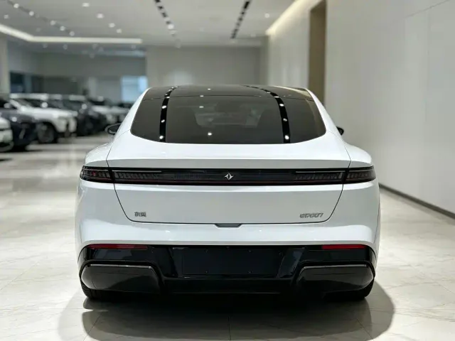 Dongfeng eπ 007 — Фото автомобиля 8