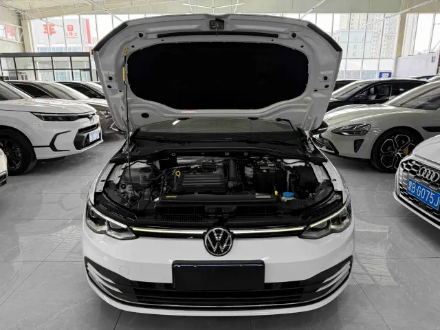 Volkswagen Golf — Фото автомобиля 20
