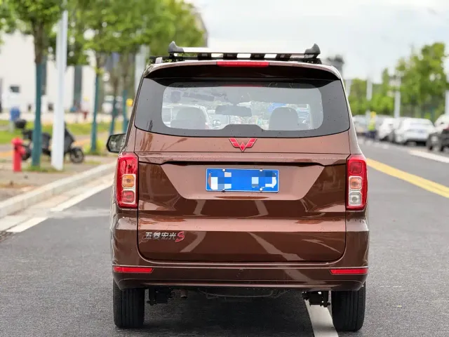 Wuling Hongguang — Фото автомобиля 8