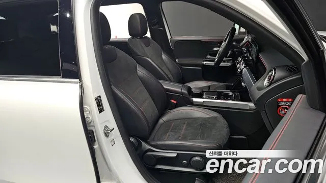 Mercedes-Benz GLB-Class — Фото автомобиля 10