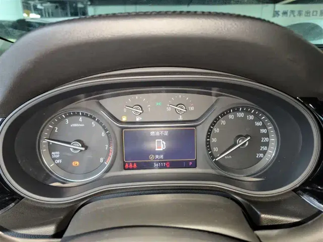 Buick Regal — Фото автомобиля 10