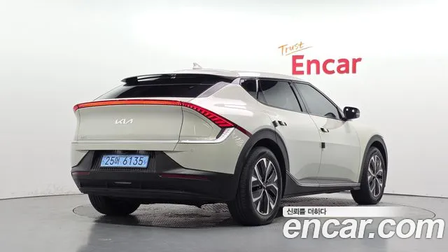 Kia EV6 — Фото автомобиля 2