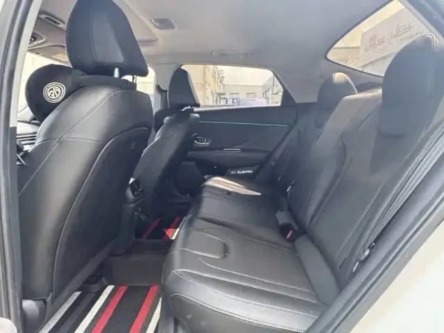 Hyundai Elantra — Фото автомобиля 6