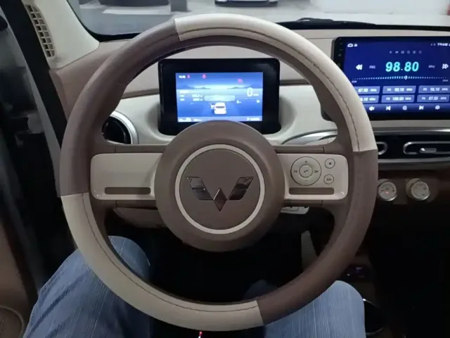 Wuling Hongguang Mini EV — Фото автомобиля 10