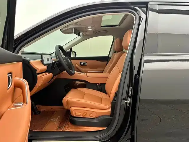 Leapmotor C16 — Фото автомобиля 12