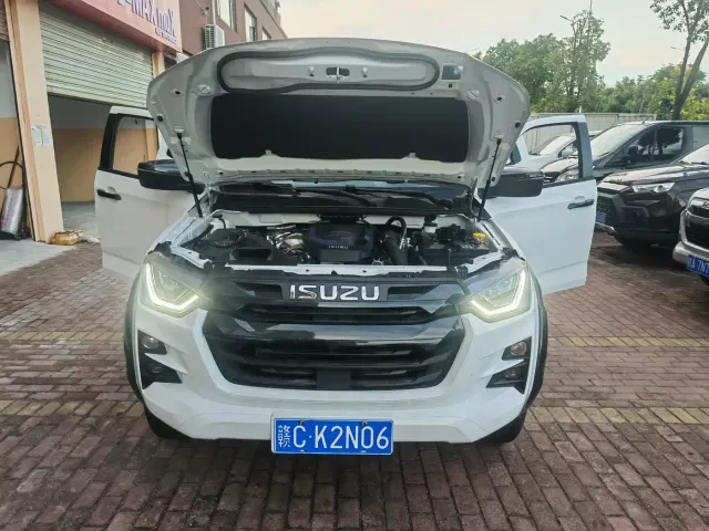 Isuzu D-MAX — Фото автомобиля 15