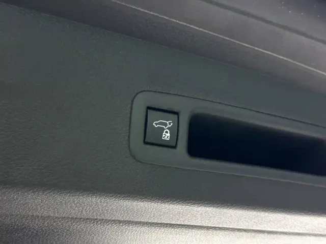 Toyota Sienna — Фото автомобиля 23