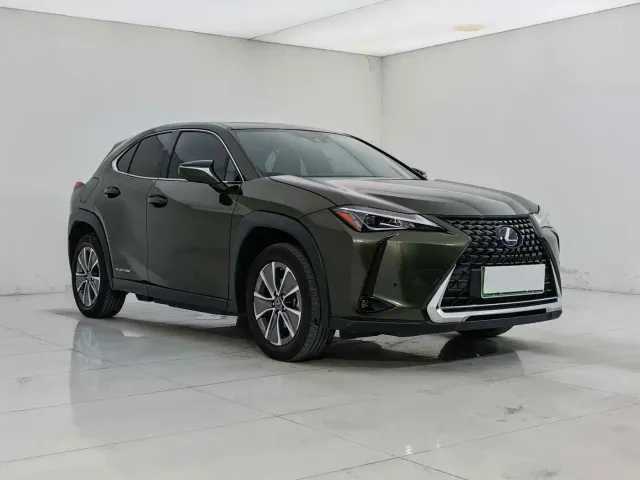 Lexus UX — Фото автомобиля 3