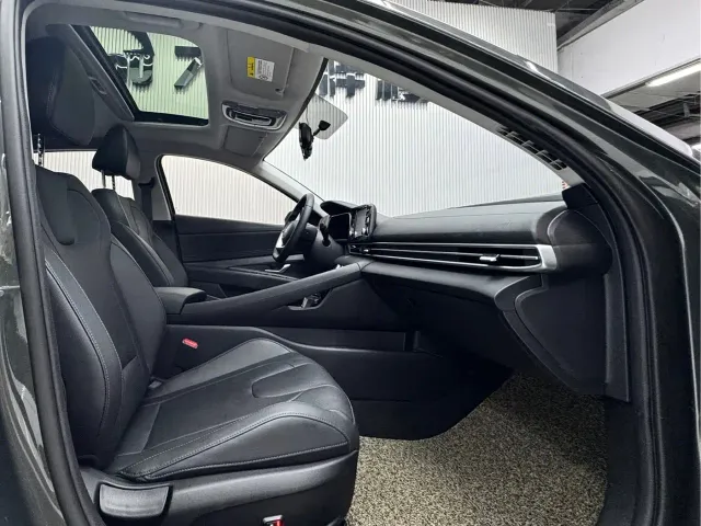 Hyundai Elantra — Фото автомобиля 11