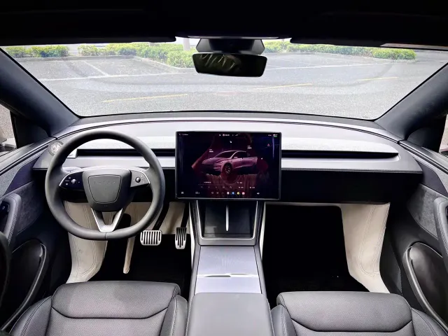 Tesla Model Y L 2025 Facelift Long Range AWD — Фото автомобиля 13